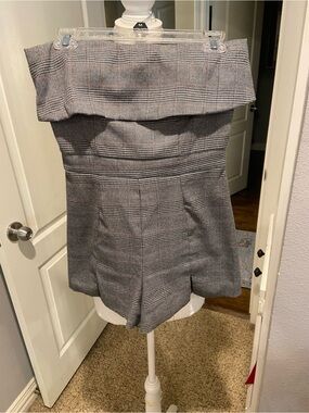 Strapless Plaid romper in Gray